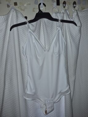 Unbranded White V-Neck Satin Bodysuit Size XL